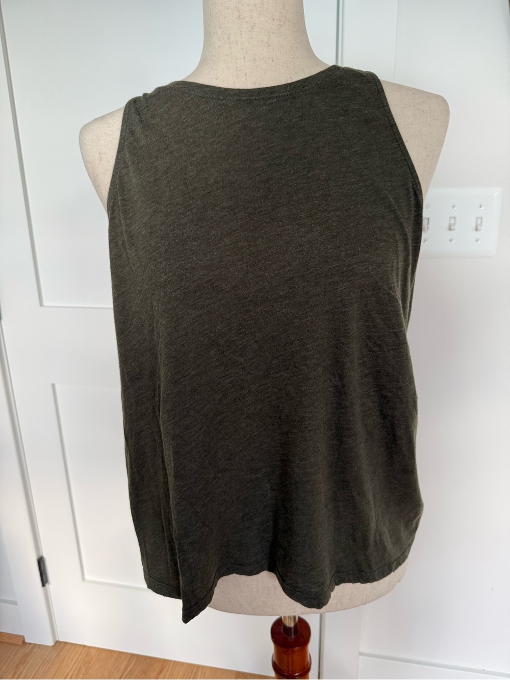 Relaxed fit olive tank